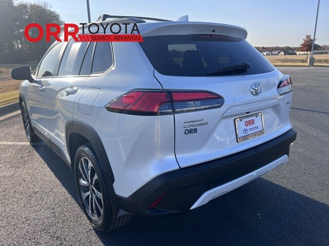 2022 Toyota Corolla Cross XLE photo 3
