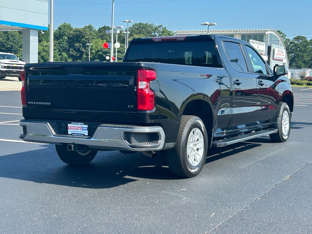 2024 Chevrolet Silverado LT photo 3