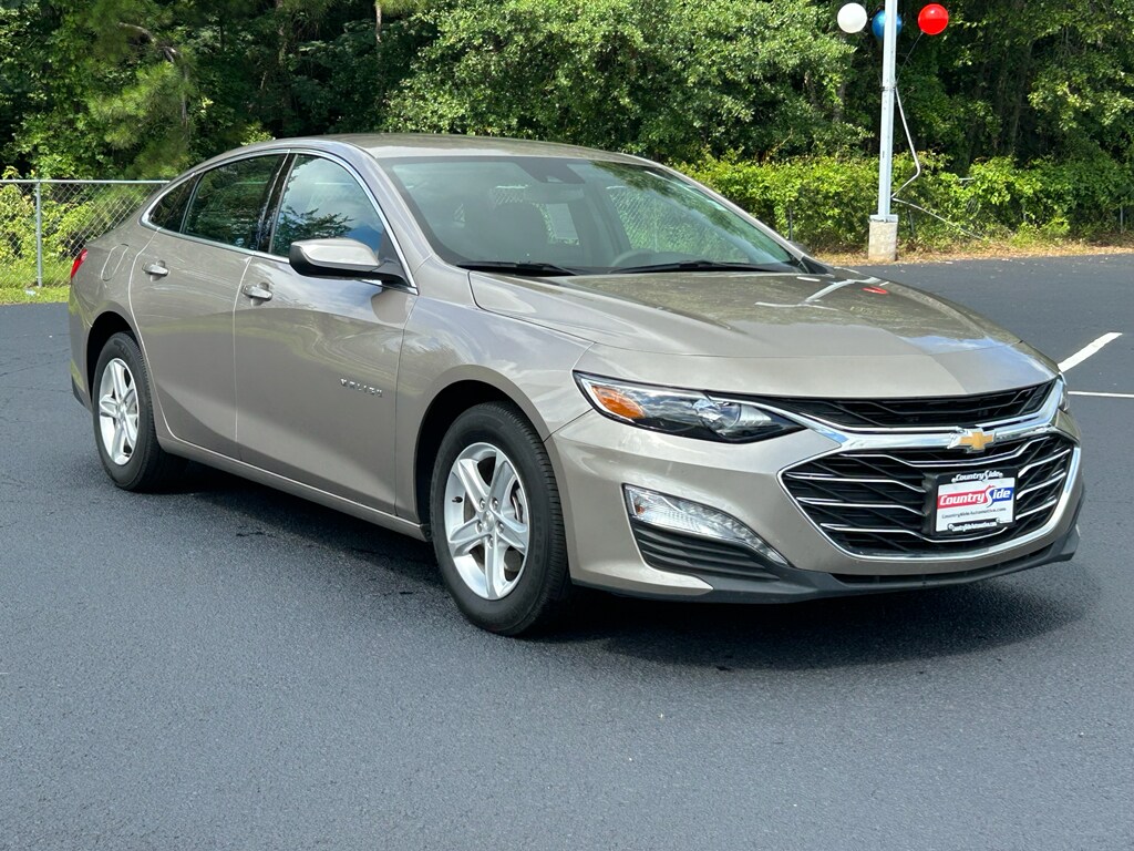 2024 Chevrolet Malibu 1LT photo 3