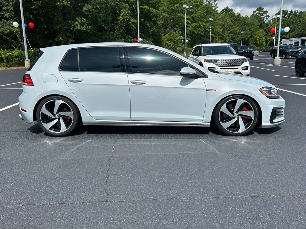2019 Volkswagen Golf GTI SE photo 4