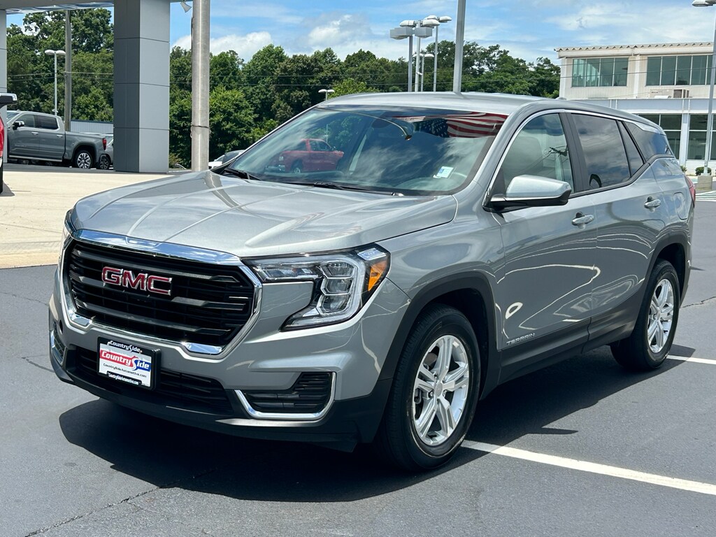 2024 Gmc Terrain SLE photo 3