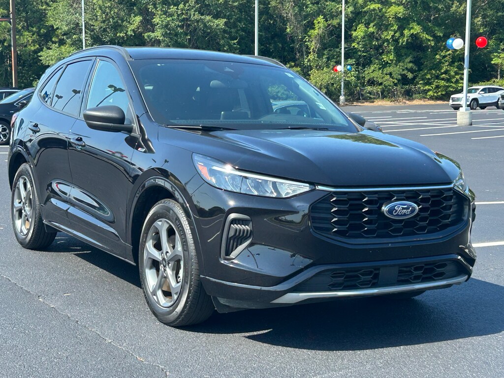 2024 Ford Escape ST-Line photo 4