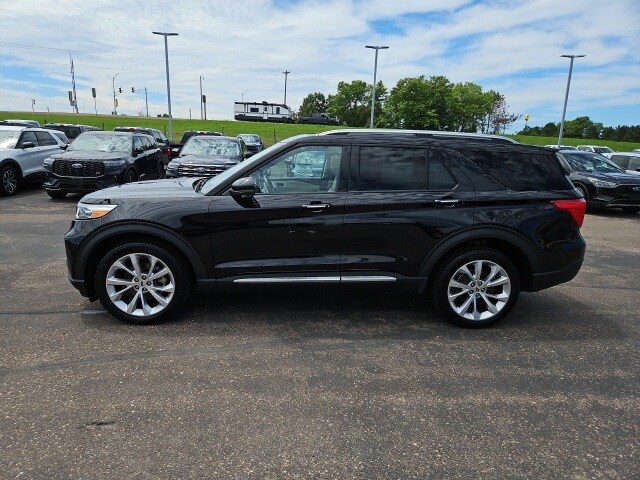 2023 Ford Explorer Platinum photo 3