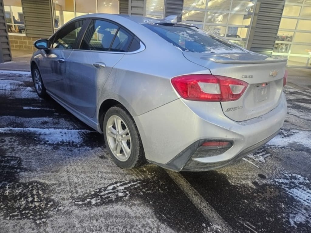 Used 2017 Chevrolet Cruze LT Sedan
