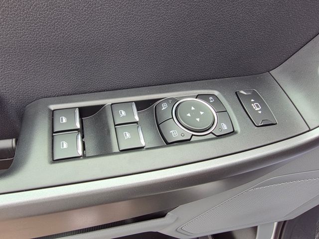 2025 Ford F-350 Super Duty Chassis Cab XLT - Photo 14
