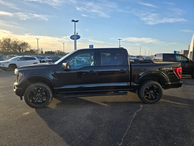 2022 Ford F-150 XLT photo 2