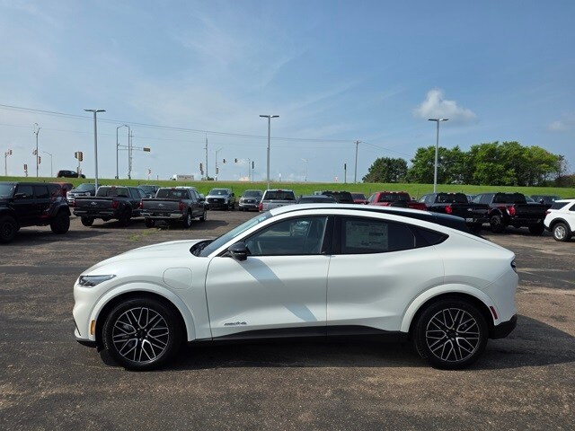 2025 Ford Mustang Mach-E Premium photo 3