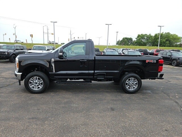 2025 Ford F-250 XLT photo 4