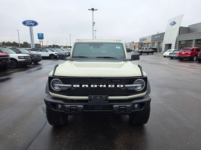 2025 Ford Bronco Badlands photo 2