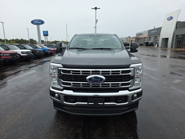 2026 Ford F-250 XLT photo 2