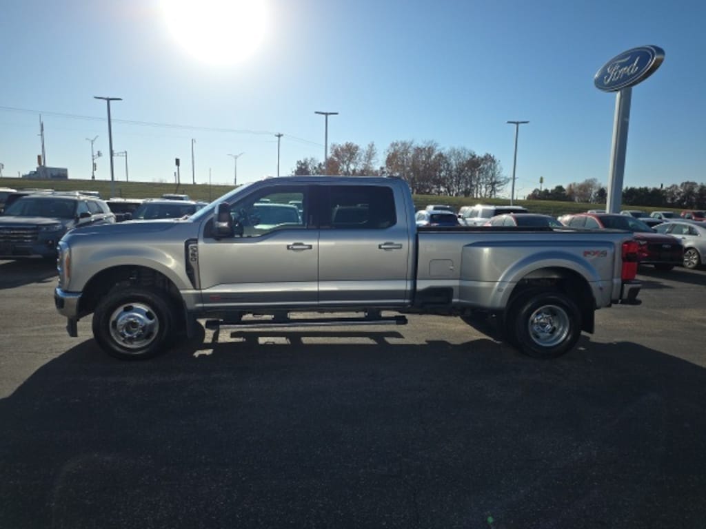 Used 2024 Ford F-350SD Lariat Truck