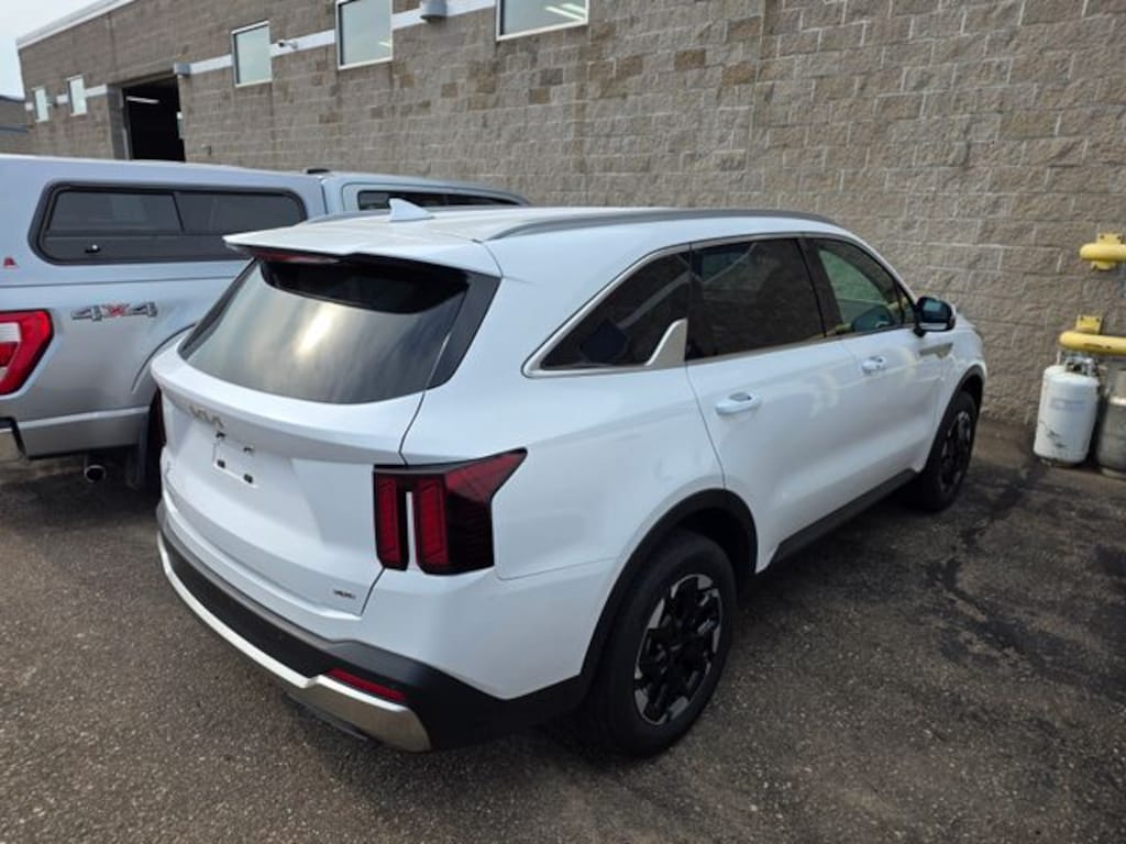 Used 2025 Kia Sorento S SUV