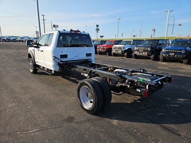 2024 Ford F-450 XLT photo 3