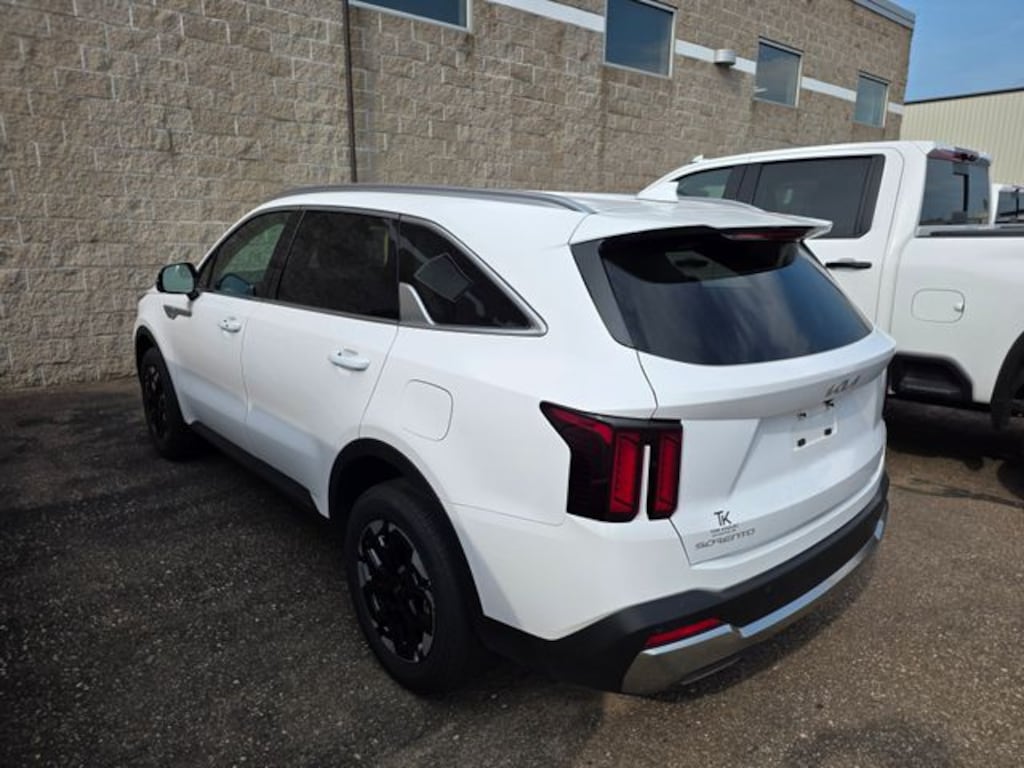 Used 2025 Kia Sorento S SUV