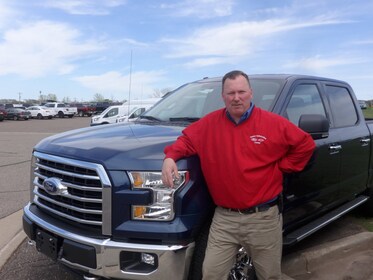 Staff member Les Vold from fd8c803fff52