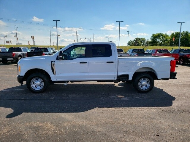 2023 Ford F-250 XL photo 2