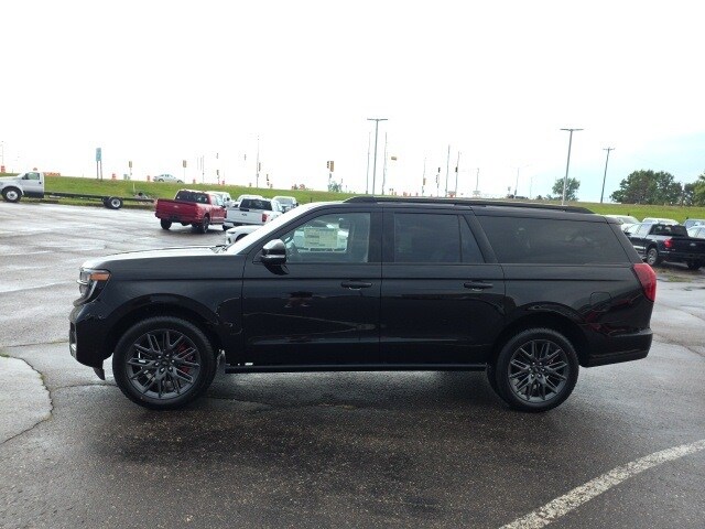 2025 Ford Expedition MAX Platinum photo 4