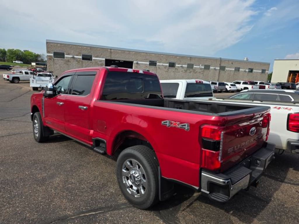 Used 2023 Ford F-250SD Lariat Truck