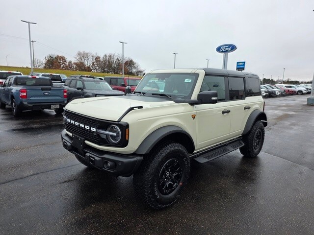 2025 Ford Bronco Badlands photo 3