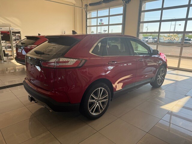 2023 Ford Edge Titanium photo 3