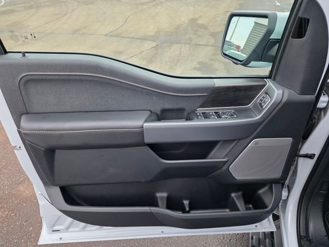 2025 Ford F-150 Lightning Lariat - Photo 16