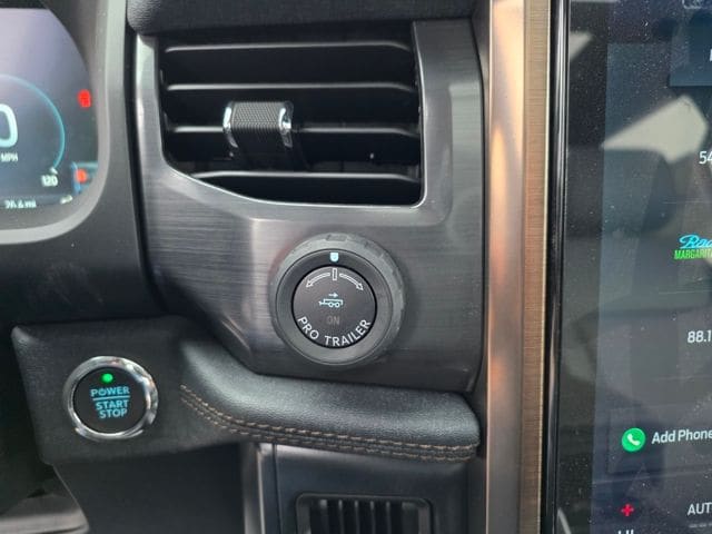 2025 Ford F-150 Lightning Lariat - Photo 24