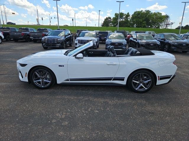 2025 Ford Mustang GT Premium Convertible - Photo 34