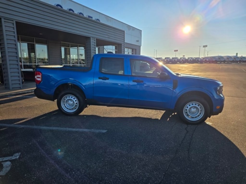 New 2025 Ford Maverick XL Truck SuperCrew