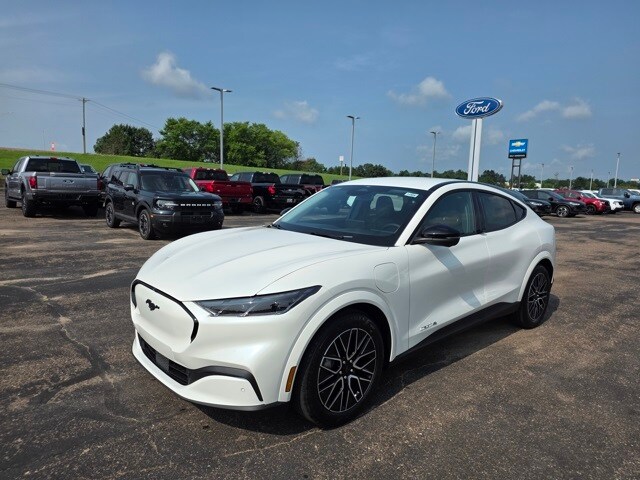 2025 Ford Mustang Mach-E Premium photo 2