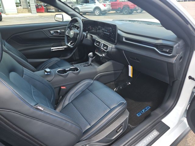 2025 Ford Mustang GT Premium Convertible - Photo 10