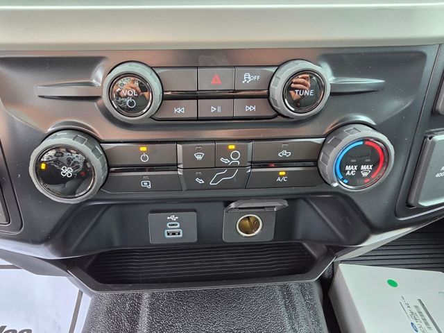 2025 Ford F-350 Super Duty Chassis Cab XLT - Photo 18