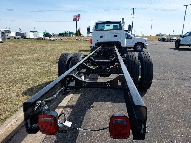 2024 Ford F-650 photo 2