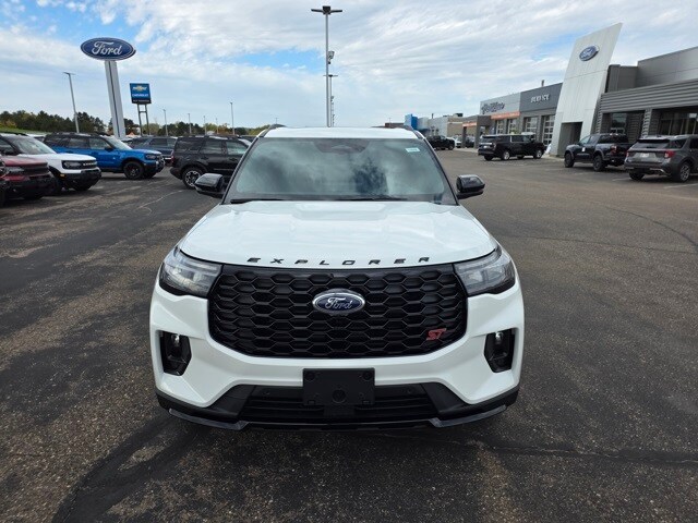 2026 Ford Explorer ST photo 2