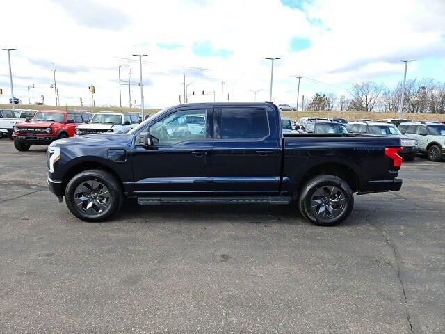 2025 Ford F-150 Lightning photo 2