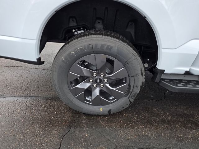 2025 Ford F-150 Lightning Lariat - Photo 9