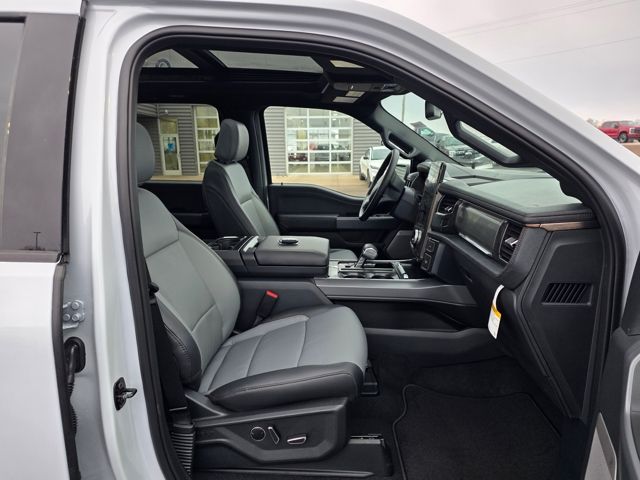 2025 Ford F-150 Lightning Lariat - Photo 13