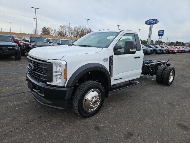 2025 Ford F-550 XL photo 3