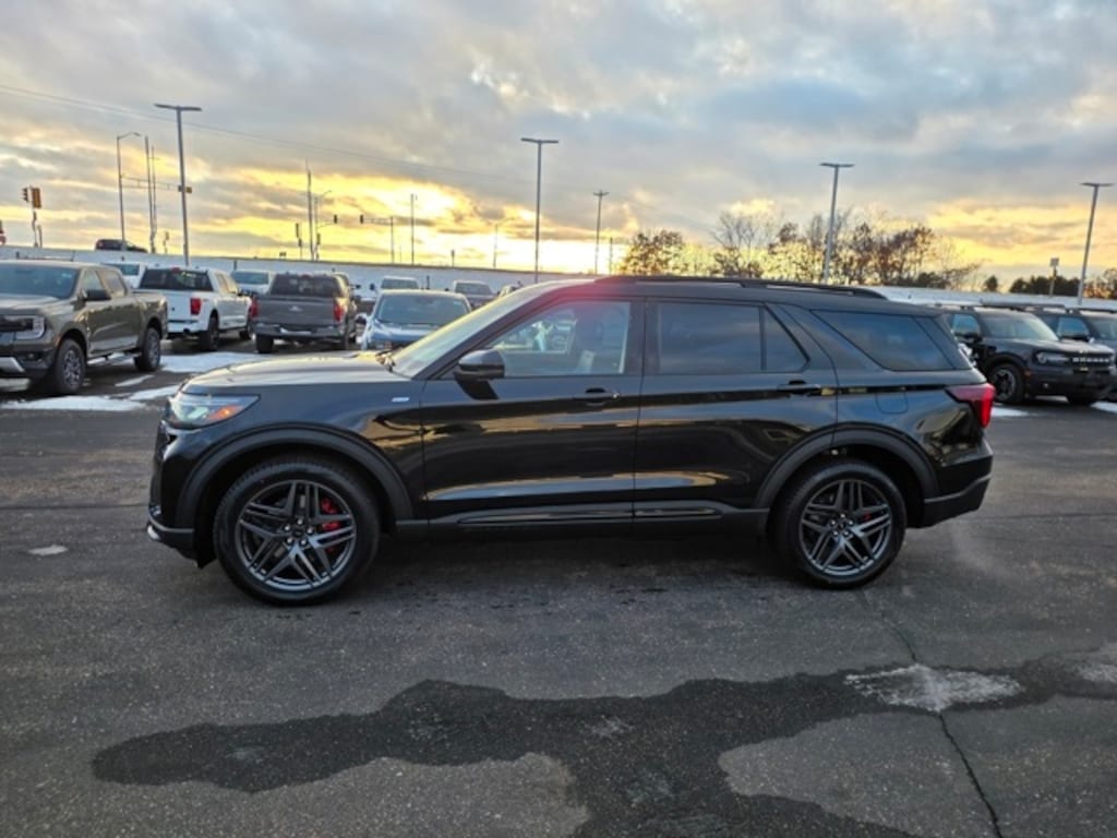 New 2026 Ford Explorer ST-Line SUV