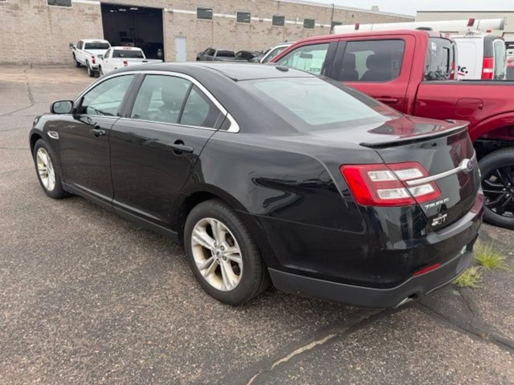 Used 2018 Ford Taurus SEL Sedan