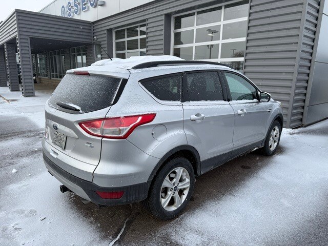 2016 Ford Escape SE photo 2