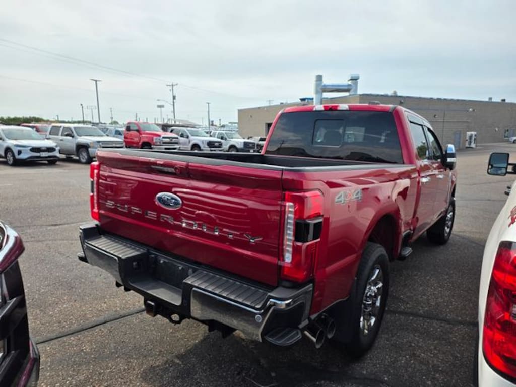 Used 2023 Ford F-250SD Lariat Truck