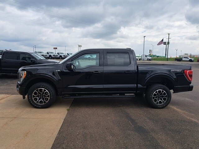 2021 Ford F-150 XLT photo 2