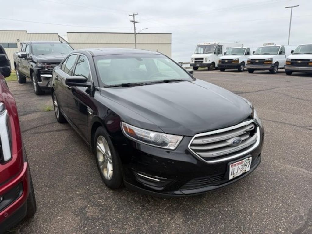 Used 2018 Ford Taurus SEL Sedan