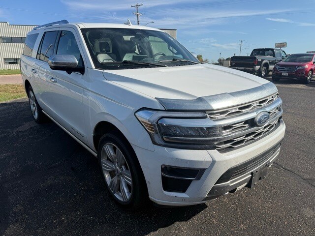 2022 Ford Expedition MAX Platinum photo 2