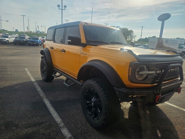 2022 Ford Bronco Badlands photo 2