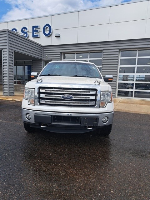 2014 Ford F-150 Lariat photo 2