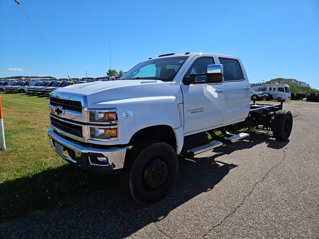 2021 Chevrolet Silverado 5500HD Work Truck photo 2