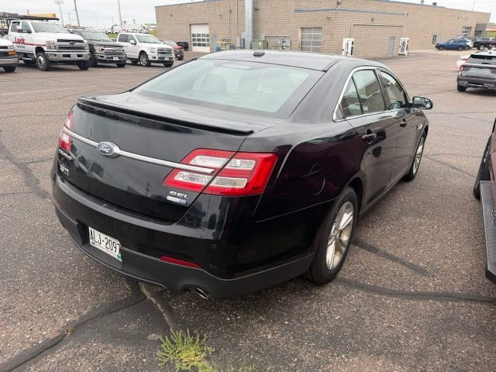 Used 2018 Ford Taurus SEL Sedan