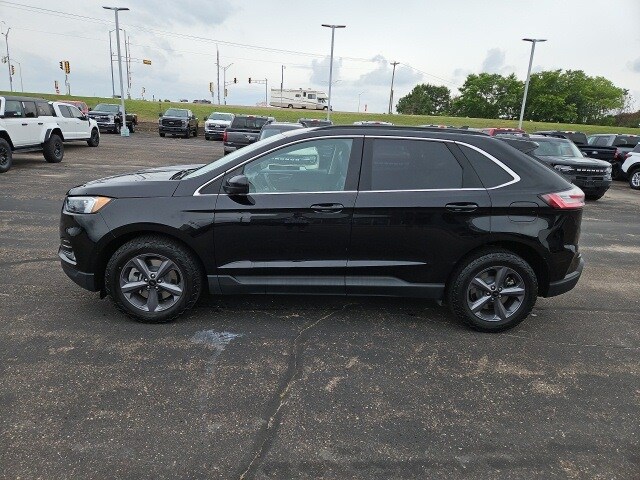 2022 Ford Edge SEL photo 4