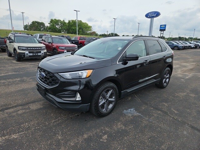 2022 Ford Edge SEL photo 3